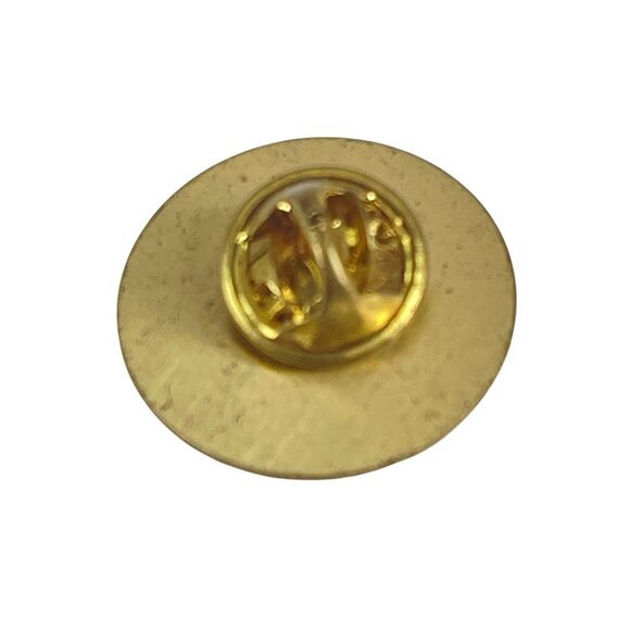 U.S. Army Salutes American Military Veterans Lapel Pin Gold-Tone  Collectible - Picture 3 of 5